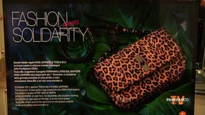 Tosca Blu sostiene Cesvi con Miss Leopard