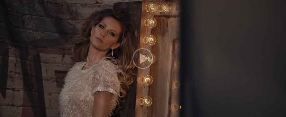CHANEL N°5 Set: The Costume Design
