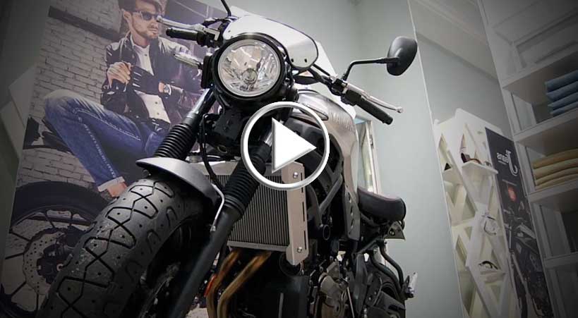 Jeckerson lancia J Jeans sulla Yamaha