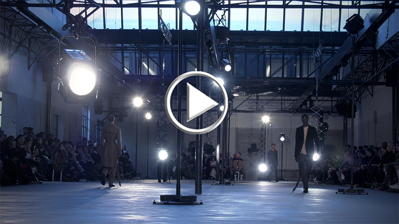 N°21 torna in versione erotica a Milano Moda Uomo