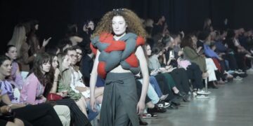 Accademia del Lusso porta in passerella il genio creativo di Fellini